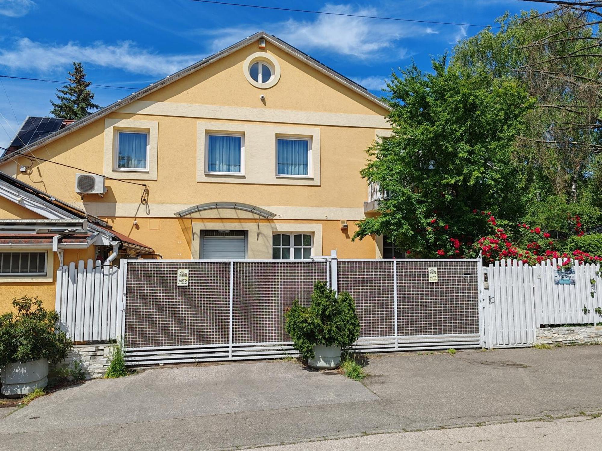 Apartment Patricia With Garden Budapest Eksteriør bilde