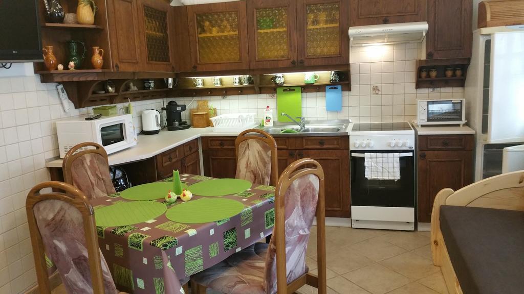 Apartment Patricia With Garden Budapest Rom bilde